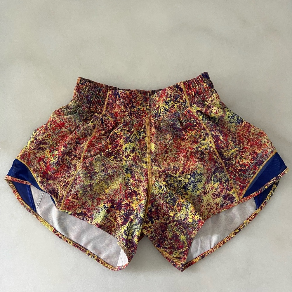 🎀Lululemon 2019 Seawheeze shorts special edition size 4🎀 excellent condition!!